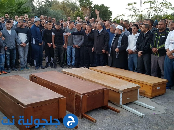 تشييع جثامين ضحايا حادث الطرق الأربعة  في مقبرة واحدة